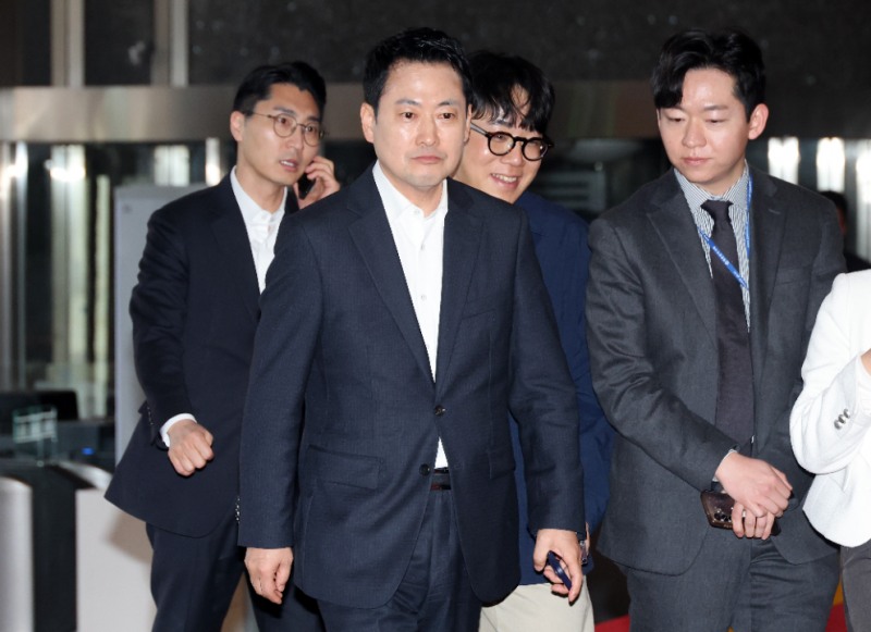 국회의장 면담 위해 의장실 향하는 장동혁 대표(사진=연합뉴스)