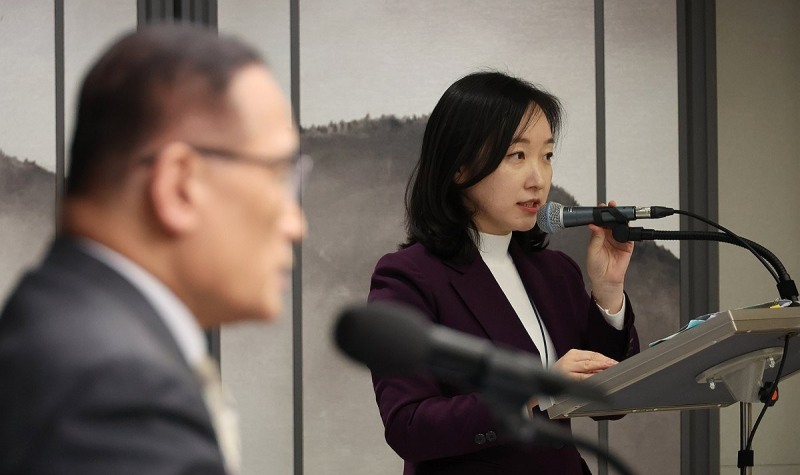 브리핑 진행하는 전은수 부대변인(사진=연합뉴스)