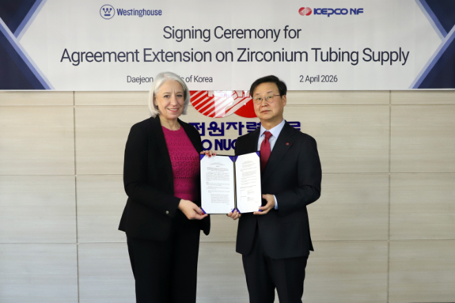 한전원자력연료(사장 정창진)는 2일, 미국 원자력 전문기업 웨스팅하우스(Westinghouse)와 원자력연료 핵심 부품인 ‘피복관’ 수출 연장 계약을 체결했다 (사진=한전원자력연료)