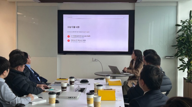 CLK임직원들이 온디맨드 AI 특강을 경청하고 있다.(사진=한국부동산마케팅협회)