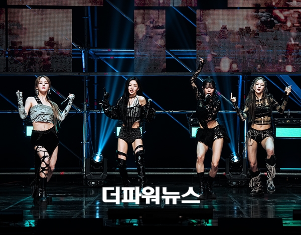 키스오브라이프, 두 번째 싱글 'Who is she' 발매 쇼케이스