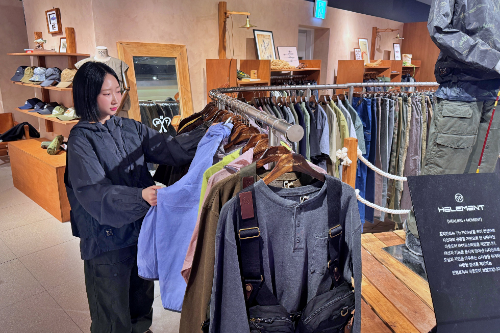 롯데백화점, 피싱코어 감성 아웃도어 브랜드 힐리먼트 팝업 운영