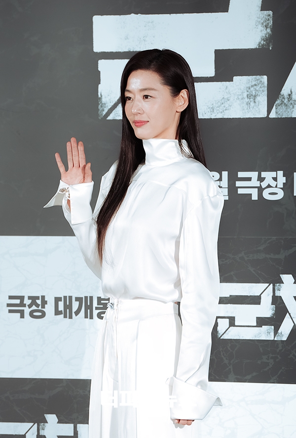 전지현, 영화 '군체' 제작보고회