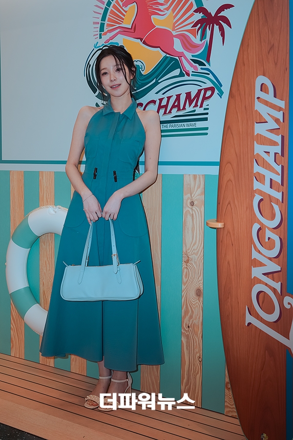 프로미스나인 백지헌, 포토월 행사