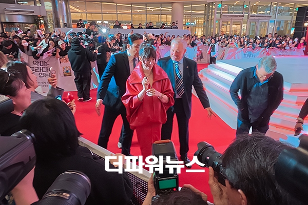 앤 해서웨이, 영화 '악마는 프라다를 입는다 2' 내한 레드카펫 행사