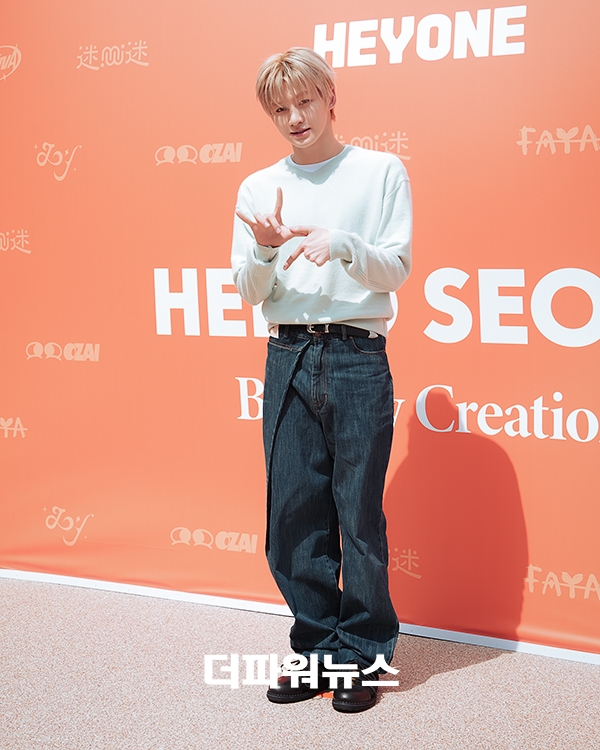 투어스 지훈, 포토월 행사