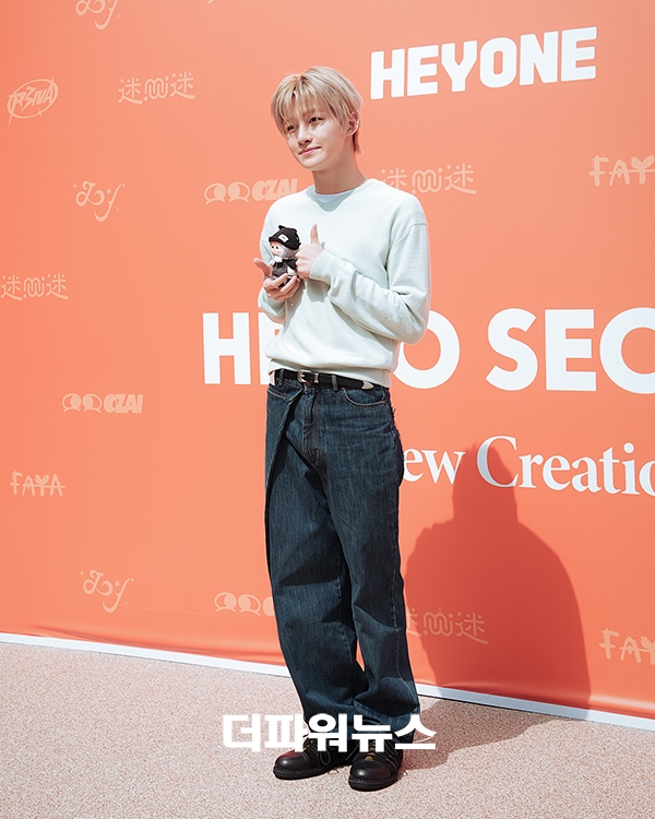 투어스 지훈, 포토월 행사