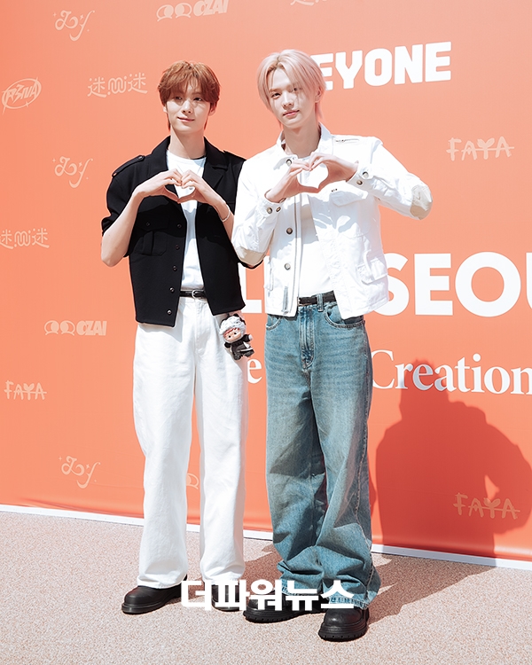 투어스 영재-신유, 포토월 행사