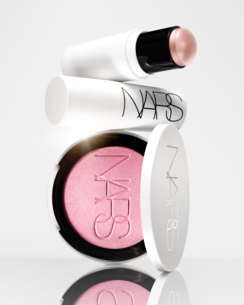 나스, 피부 윤광 강조한 ‘라이트 리플렉팅 루미나이징’ 컬렉션 선보여