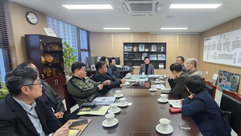 영종기자잔이 출범해 김정헌 중구청장과 인터뷰를 진행하고 있다.