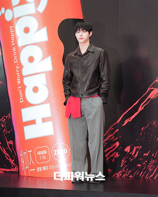 송승일, 포토월 행사