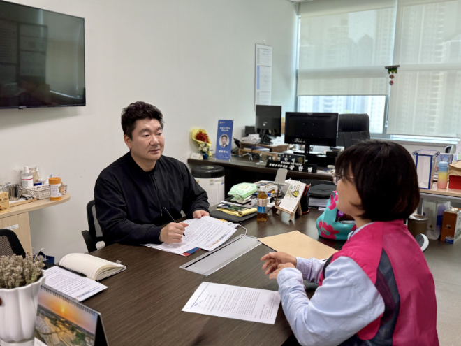 장한별 경기도의원, 늘봄행정실무사 처우개선 논의…2차 정담회 개최 / 경기도의회