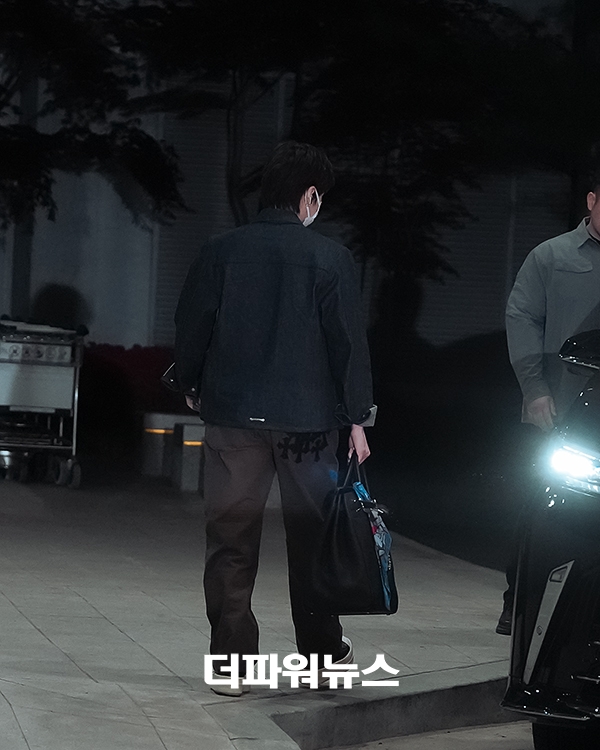 방탄소년단 슈가, 김포국제공항 입국