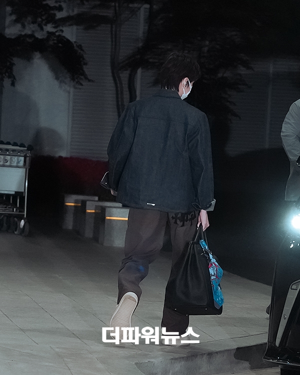 방탄소년단 슈가, 김포국제공항 입국