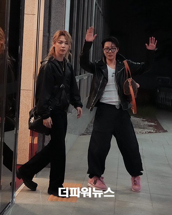 방탄소년단 지민-제이홉, 김포국제공항 입국