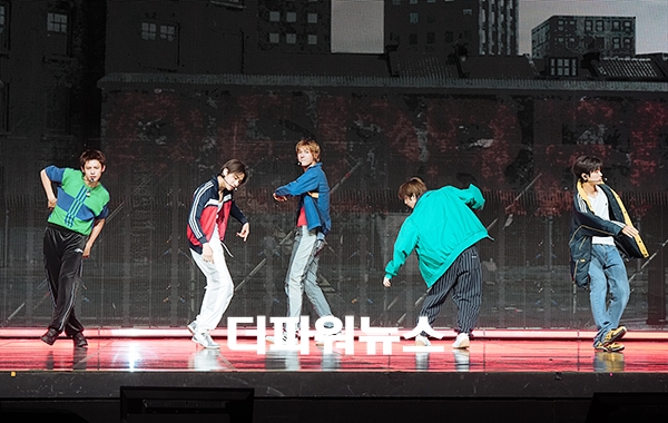 코르티스, 두 번째 미니 앨범 타이틀곡 'REDRED' 발매 미디어 쇼케이스