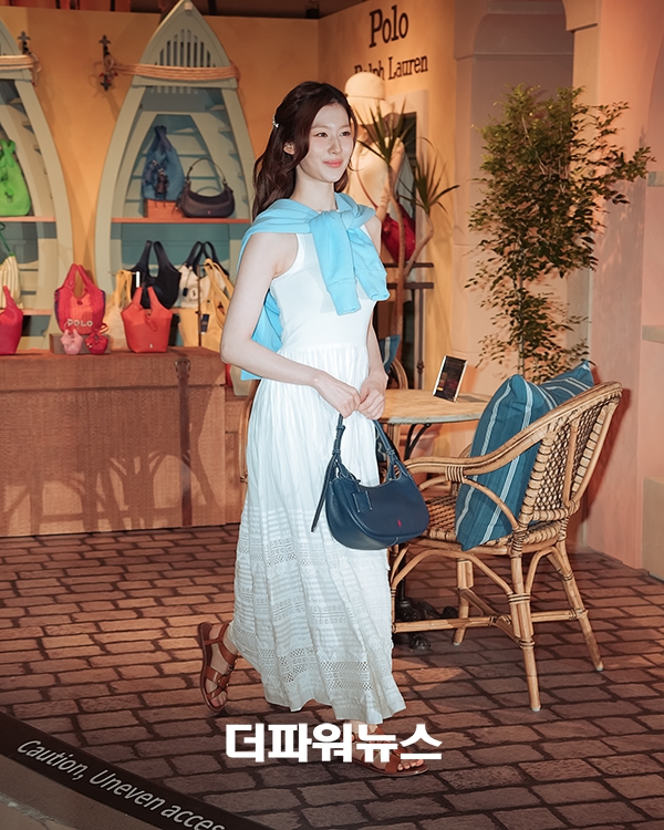 트와이스 사나, 포토월 행사