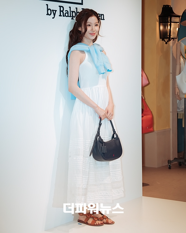 트와이스 사나, 포토월 행사