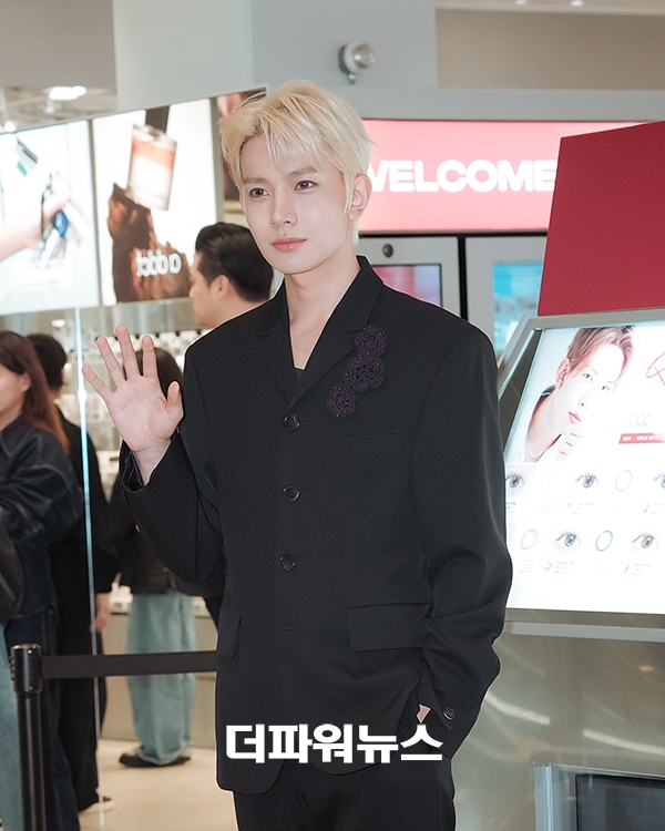 에반, 포토월 행사