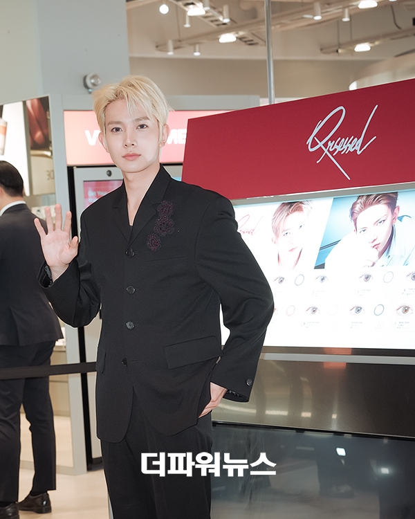 에반, 포토월 행사