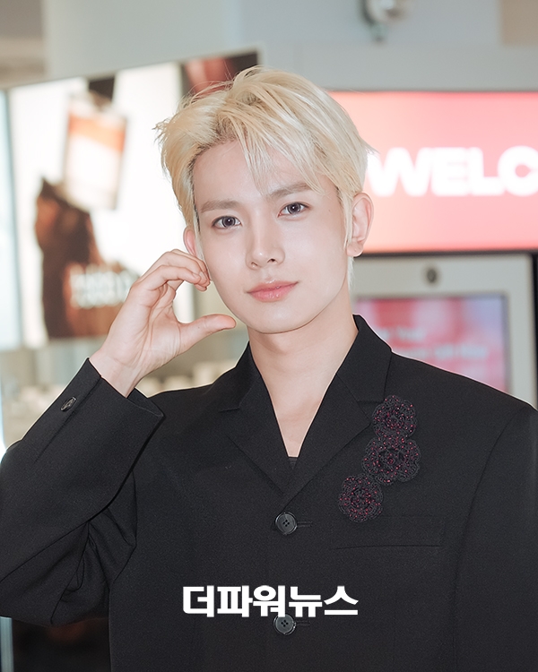 에반, 포토월 행사