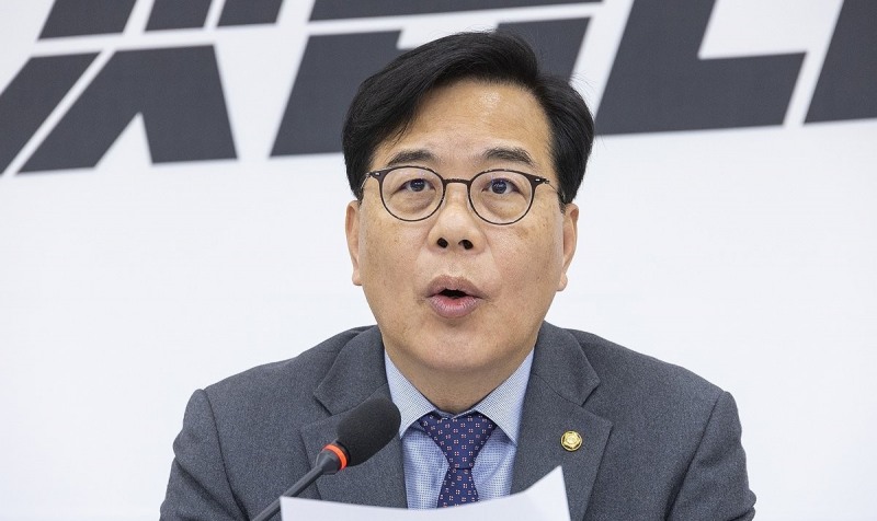 기자간담회 하는 국민의힘 송언석 원내대표(사진=연합뉴스)