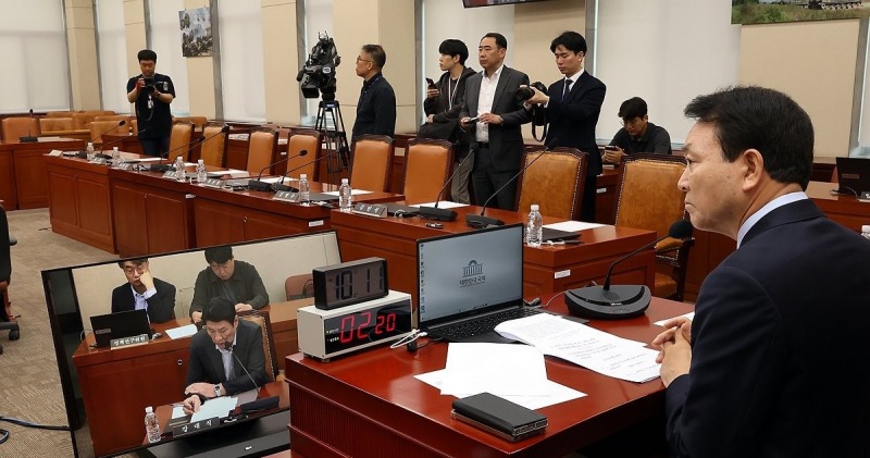 야당 의원들만 참석한 국방위원회(사진=연합뉴스)