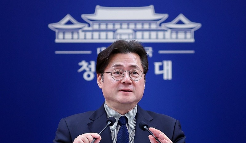 지난달 청와대 비상경제상황실 구성 관련 브리핑하는 홍익표 정무수석(사진=연합뉴스)
