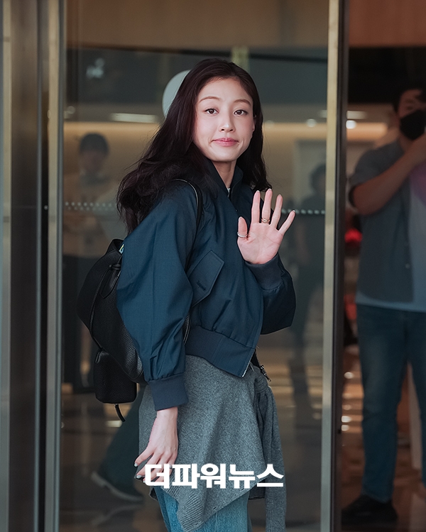 트와이스 지효, 김포국제공항 출국