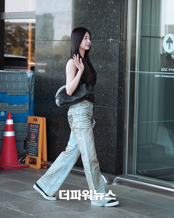 트와이스 쯔위, 김포국제공항 출국