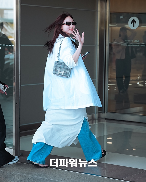 트와이스 나연, 김포국제공항 출국