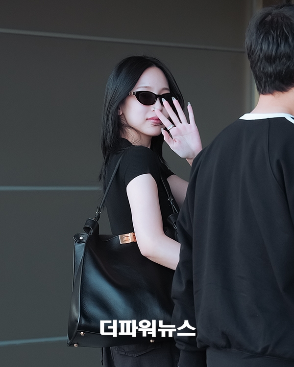 트와이스 미나, 김포국제공항 출국