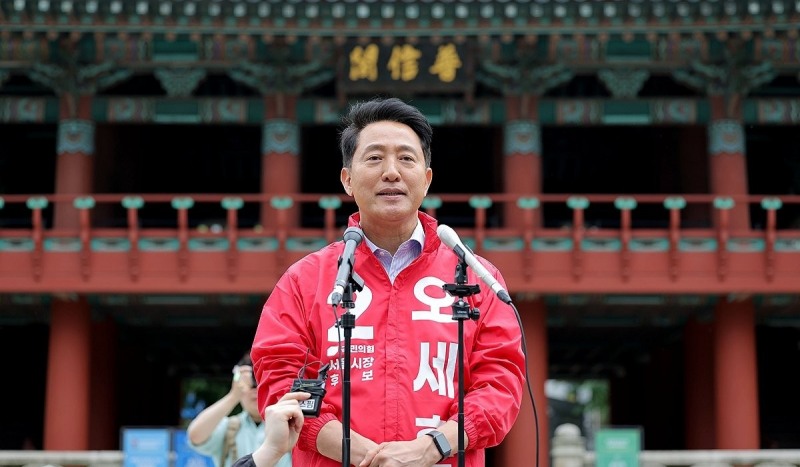 '선거 캠프 공식 출범' 보신각 앞 기자회견하는 오세훈 후보(사진=연합뉴스)