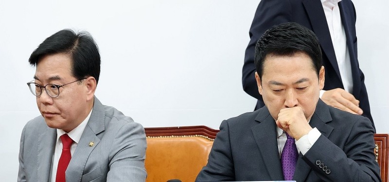 최고위 참석한 장동혁 대표와 송언석 원내대표(사진=연합뉴스)