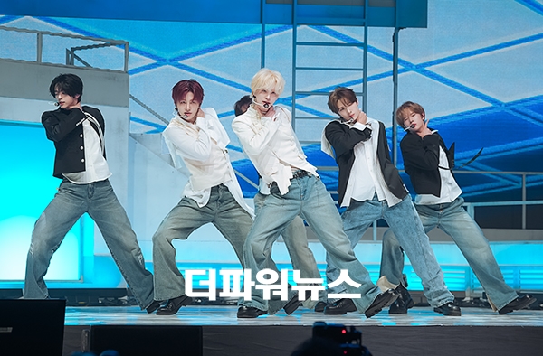 투어스, 미니 5집 'NO TRAGEDY(노 트래지디)' 쇼케이스