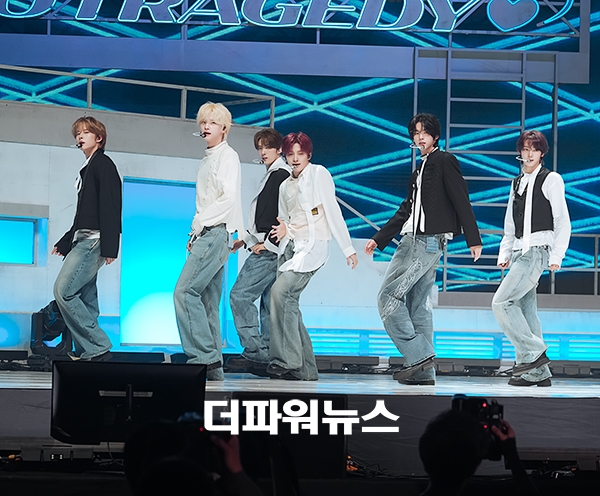 투어스, 미니 5집 'NO TRAGEDY(노 트래지디)' 쇼케이스