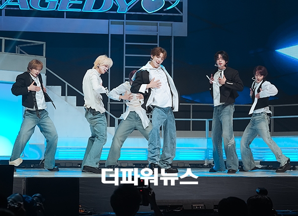 투어스, 미니 5집 'NO TRAGEDY(노 트래지디)' 쇼케이스