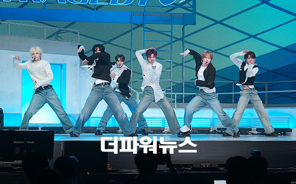 투어스, 미니 5집 'NO TRAGEDY(노 트래지디)' 쇼케이스