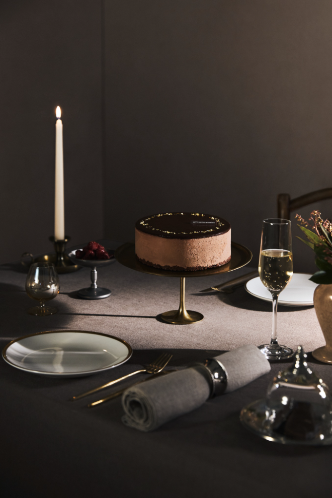 골드 초콜릿케이크.(사진=롯데호텔앤리조트)