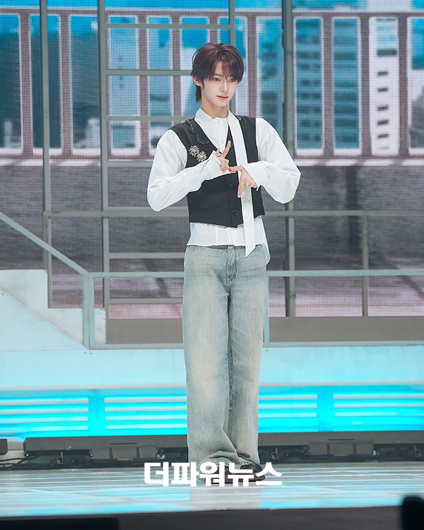 투어스 한진, 미니 5집 'NO TRAGEDY(노 트래지디)' 쇼케이스