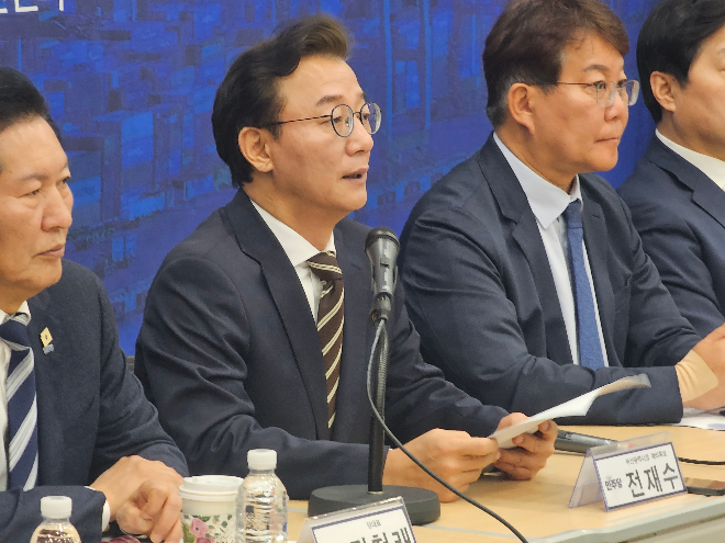 전재수 부산시장 예비후보가 발언하고 있다.(사진=김지윤 기자)