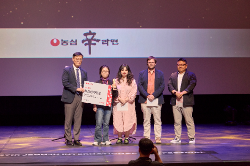 농심, 전주국제영화제서 유소영 감독에 ‘농심신라면상’ 시상…2년 연속 수여