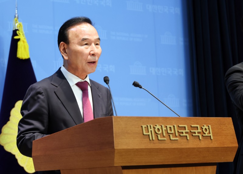 국회부의장 출마 기자회견 하는 국민의힘 박덕흠 의원(사진=연합뉴스)