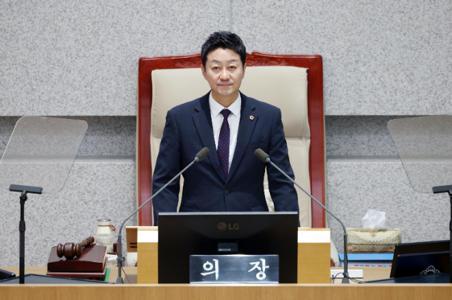 김진경 경기도의회 의장 / 경기도의회