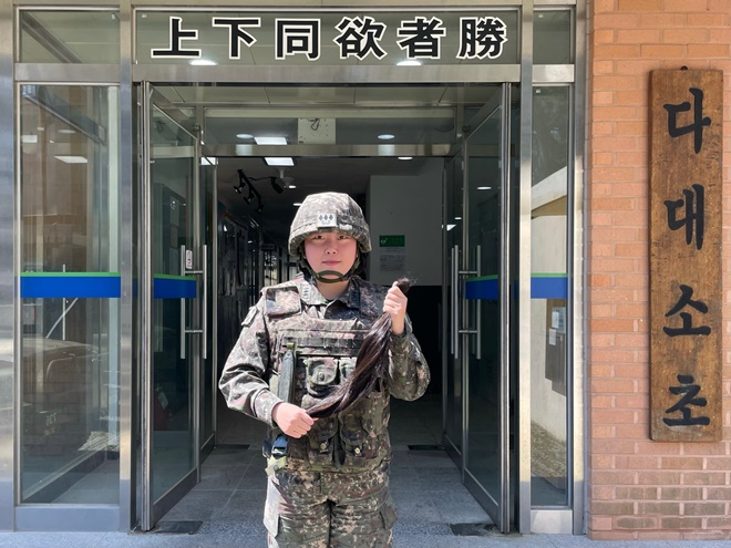 고등학교때부터 현재까지 3번째 모발 기부 이예담 대위.(사진제공=제53보병사단)