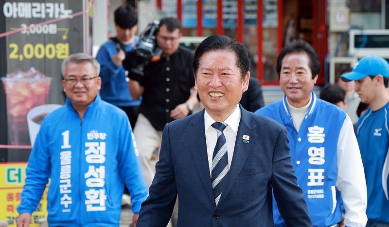 더불어민주당 정청래 총괄상임선대위원장의 울릉도 방문(사진=연합뉴스)