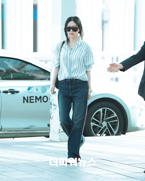 이영애, 인천국제공항 출국