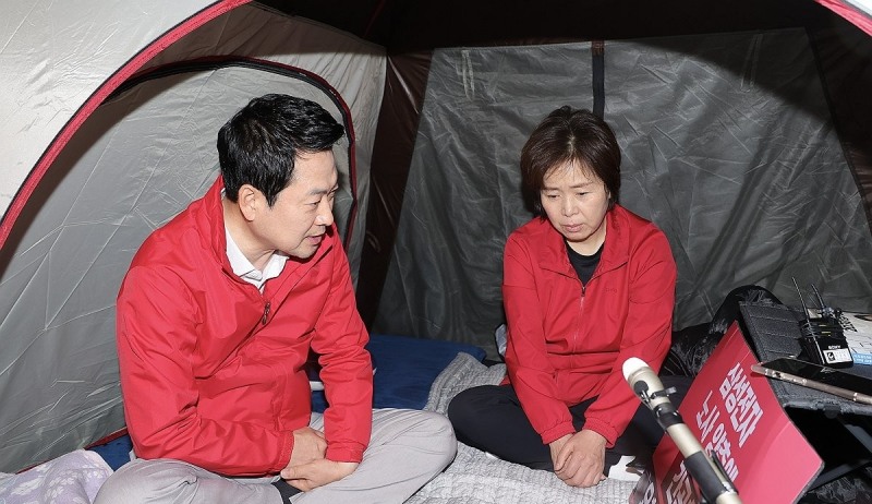 공식 선거 운동 첫 일정으로 양향자 후보 찾은 장동혁 상임선거대책위원장(사진=연합뉴스)