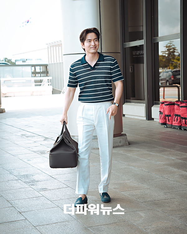 이진욱, 김포국제공항 출국