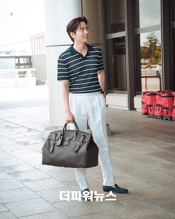 이진욱, 김포국제공항 출국
